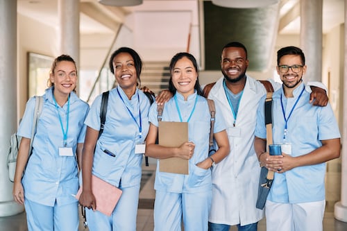 Enfermería UIDE Guayaquil conecta formación académica con oportunidades laborales en Europa