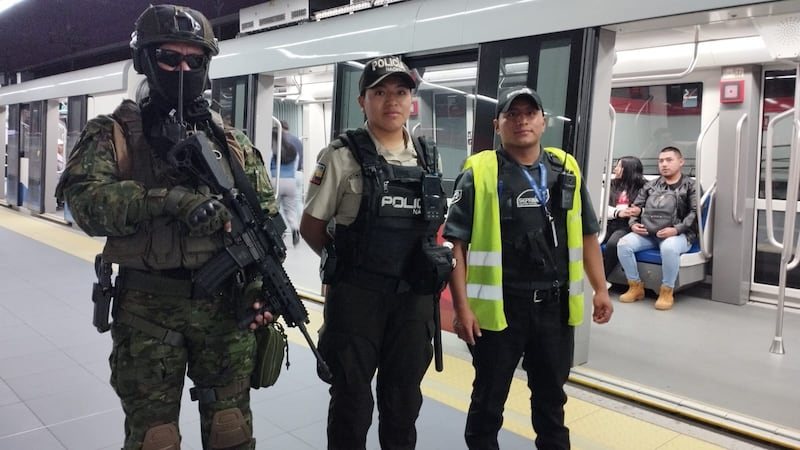 Metro de Quito está militarizado
