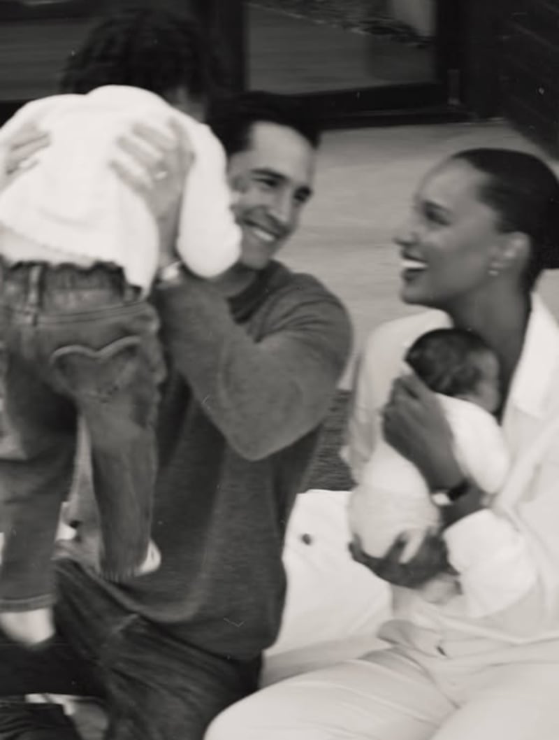 Jasmine Tookes y Juan David Borrero dan la bienvenida a su segundo hijo