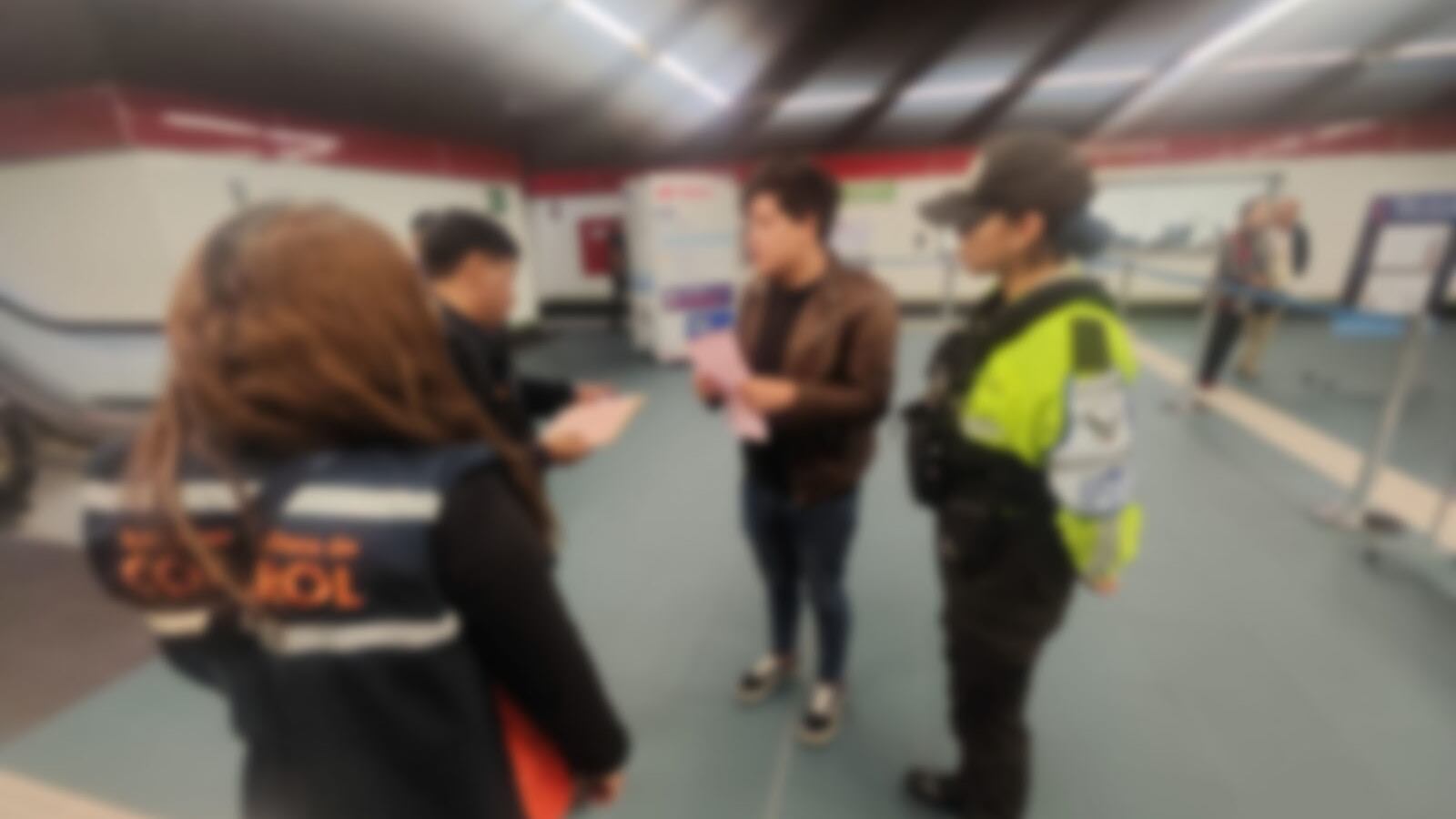 Ciudadano no hizo caso e ingresó bajo la influencia del alcohol a estación del Metro de Quito.
