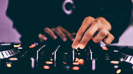 Asesinan a DJ en su bar tras negarse a poner una canción