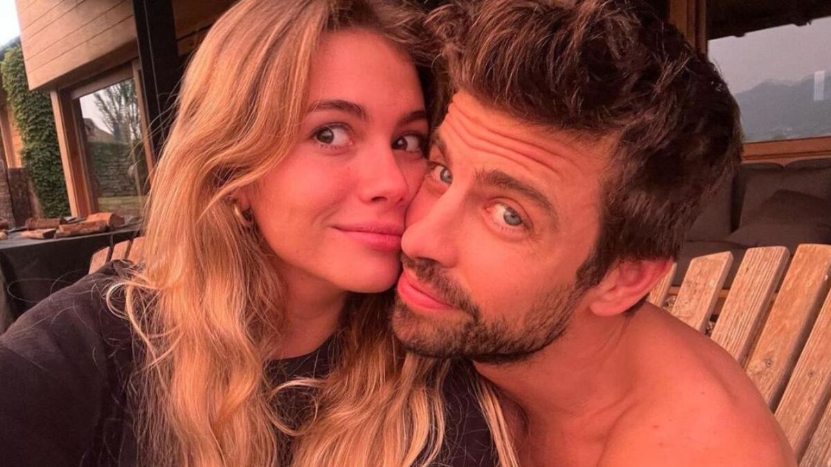 El hermano de Gerard Piqué se casó en Barcelona y esta fue la actitud que tuvo junto a Clara Chía Martí.