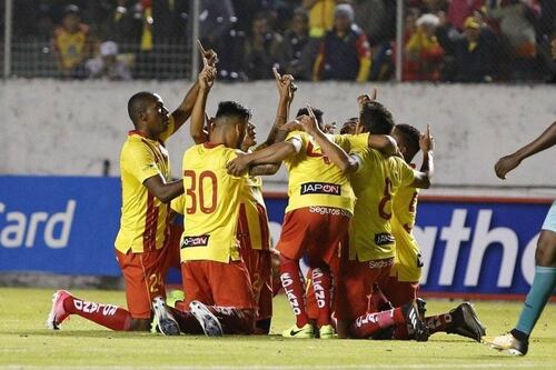 Lo presentaron como refuerzo en Delfín y ahora Aucas lo anuncia como su incorporación