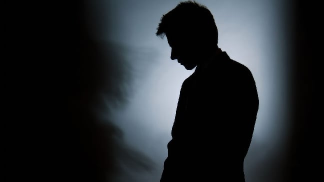 Su padrastro la abusaba desde que tenía 11 años y cuando cumplió 14, le propuso mantener una relación “en secreto”