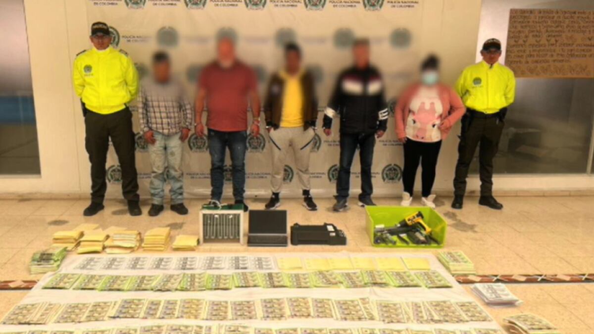 Red que falsificaba dólares y los enviaba a Ecuador