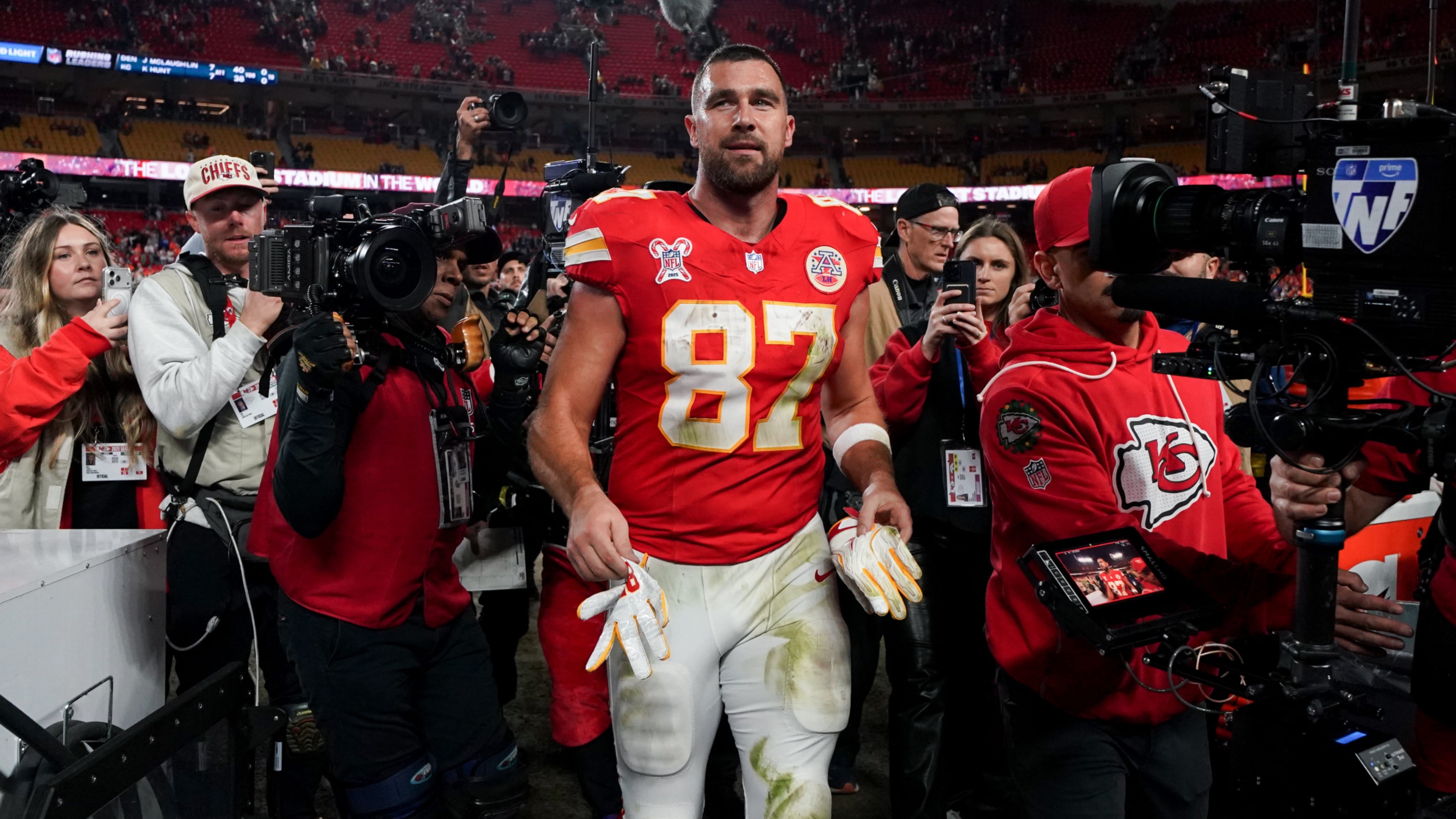 Travis Kelce renueva con Kansas