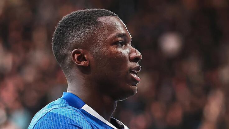 Moises Caicedo se juega su pase directo a octavos de final de la Champions League.