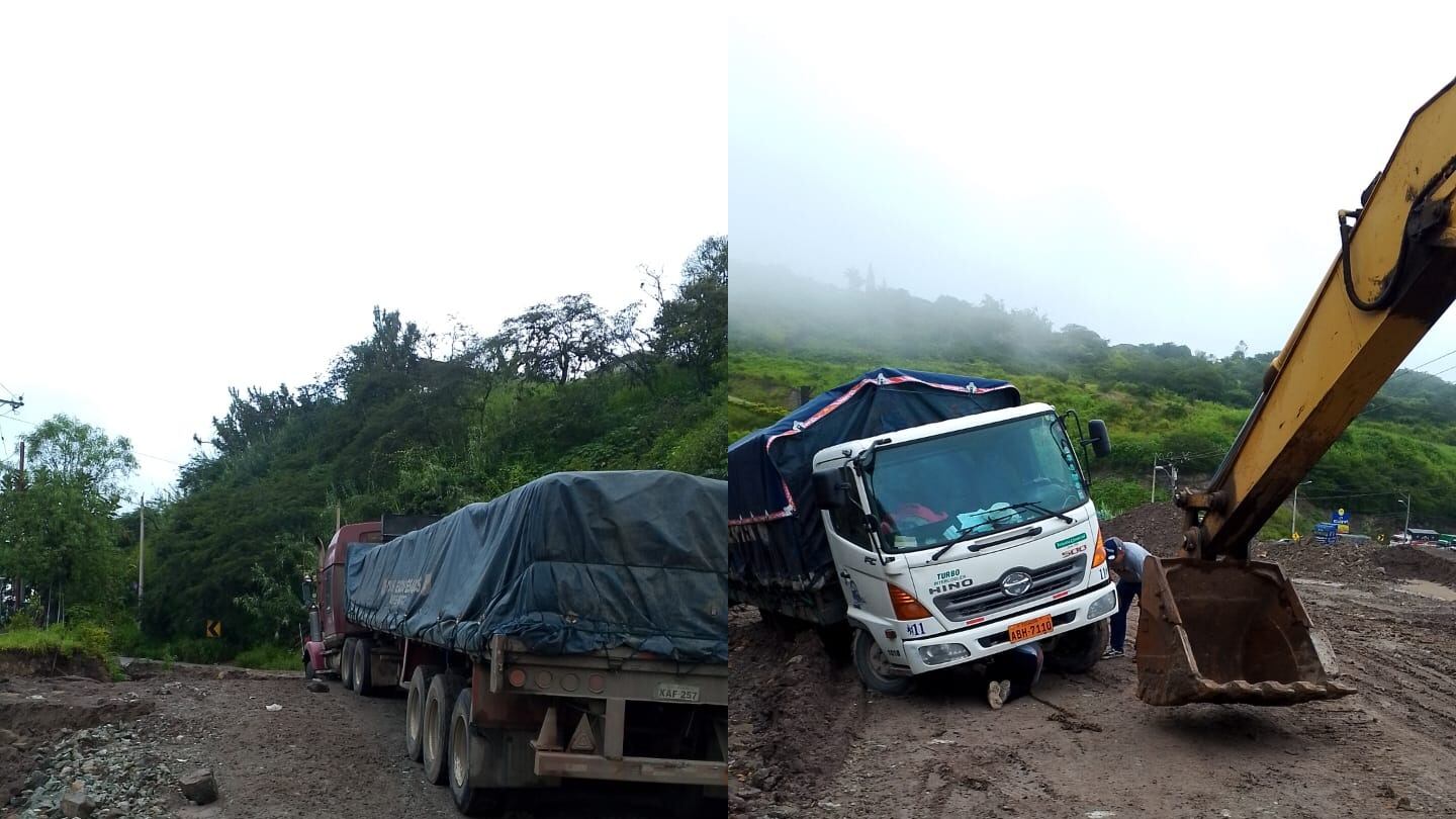 Socavón en la vía Cuenca- Girón- Pasaje