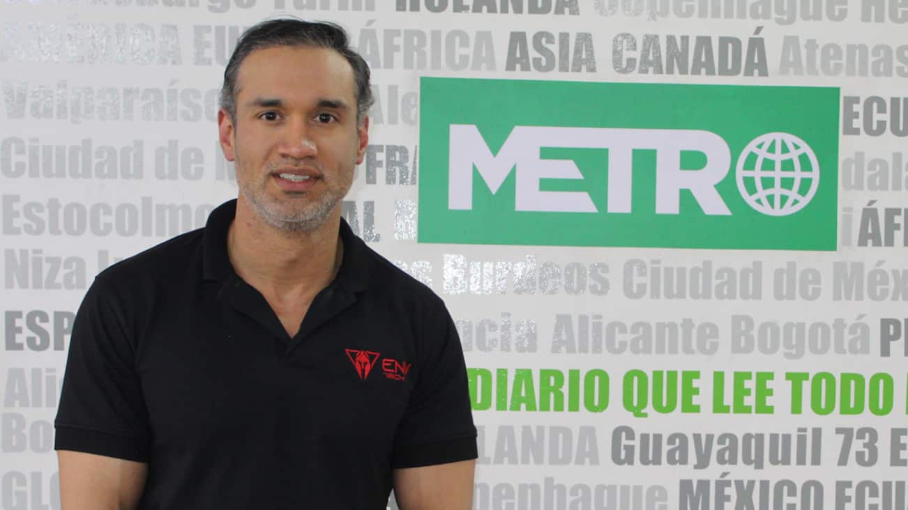Edgar Novoa, fundador de Novicompu y creador de ENV, una marca ecuatoriana de tecnología, en las oficinas de Metro Ecuador