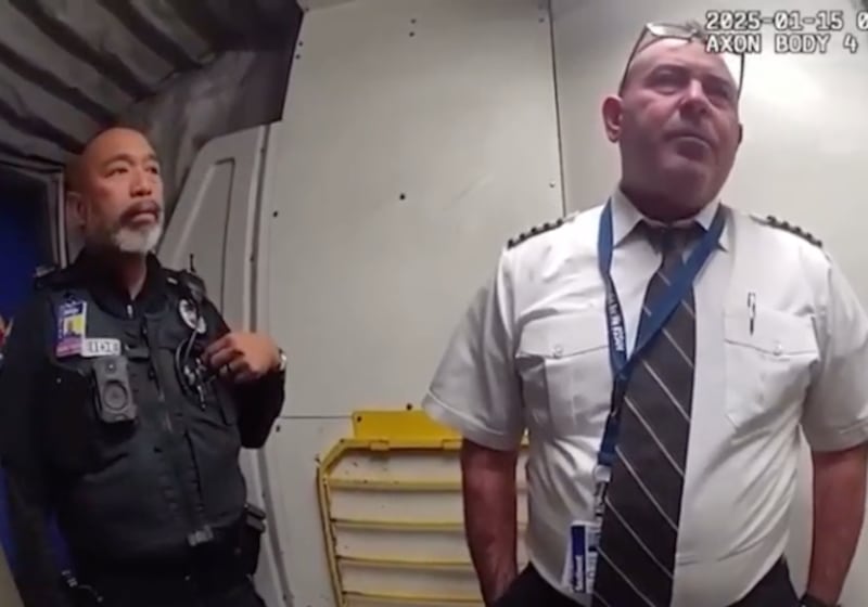 Piloto ebrio es arrestado minutos antes de volar hacia Chicago; desaprobó dos de tres pruebas de sobriedad.
