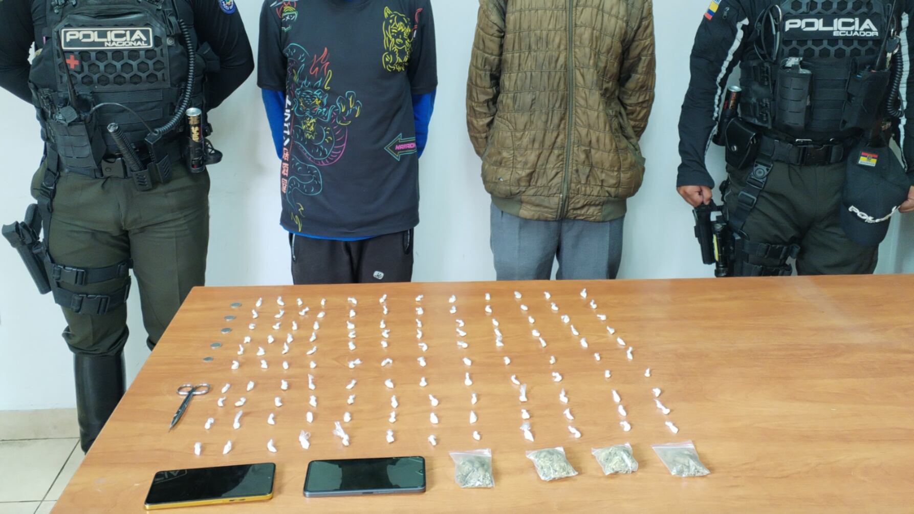 Escondía más de 100 paquetes de presunta droga en sus partes íntimas en Quito