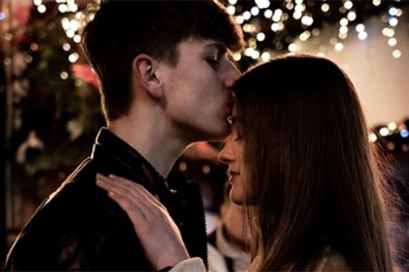 Este es el significado de un beso en la frente: atentas chicas si su pareja se los ha dado.
