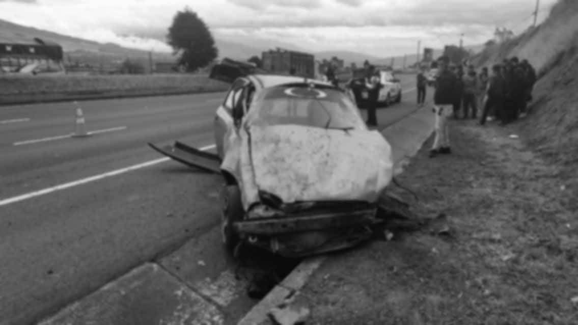 Subteniente de la Policía muere en accidente de tránsito en la Panamericana Sur, en Pichincha