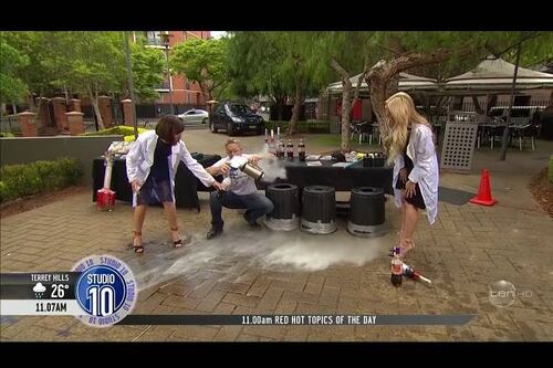 Por milímetros esta presentadora se salvó de accidente que podría haberle causado la muerte