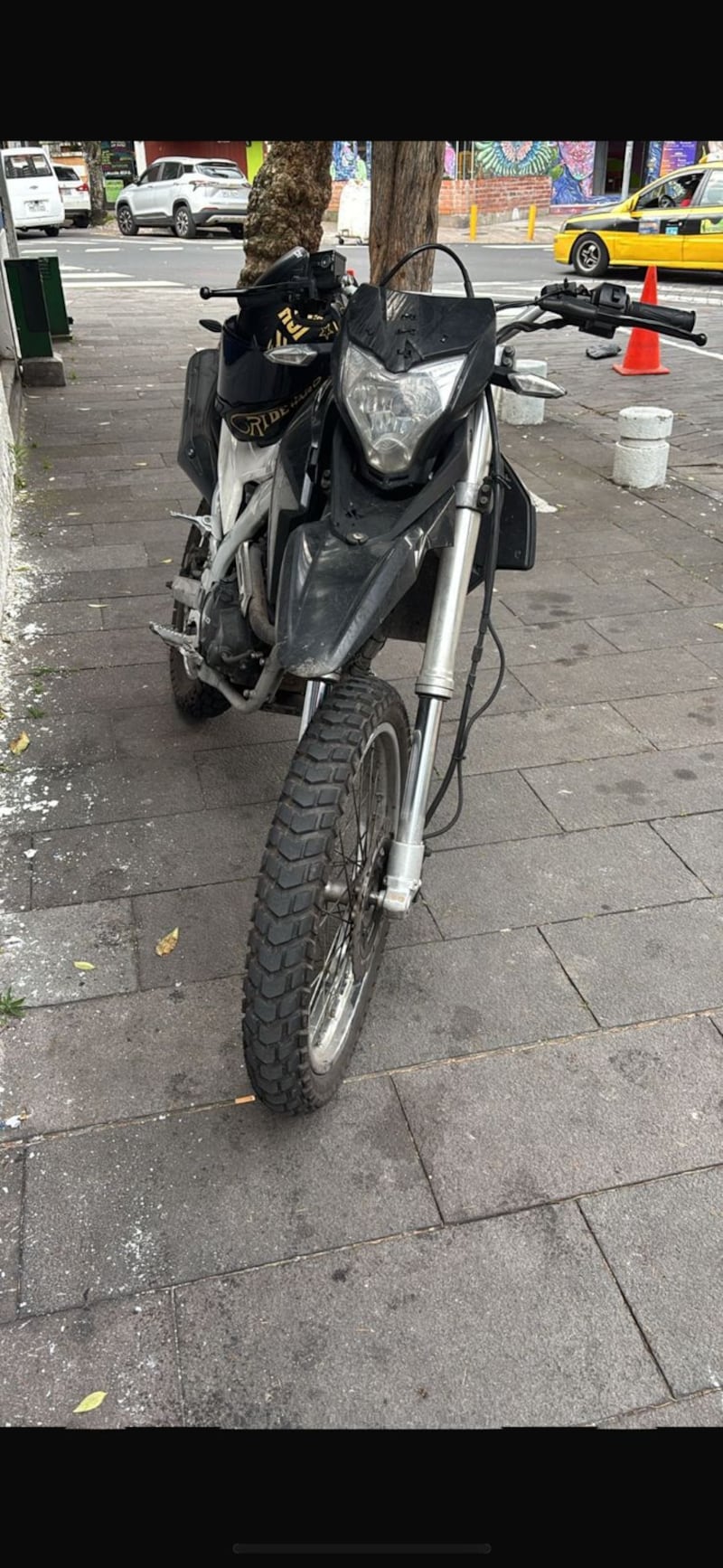 Se hizo pasar por policía para exigir dinero a cambio de “ayudar” a un familiar con un supuesto problema legal en Quito