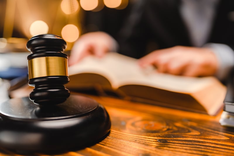 Condenan a curandero que drogó y abusó sexualmente de una joven en Cuenca