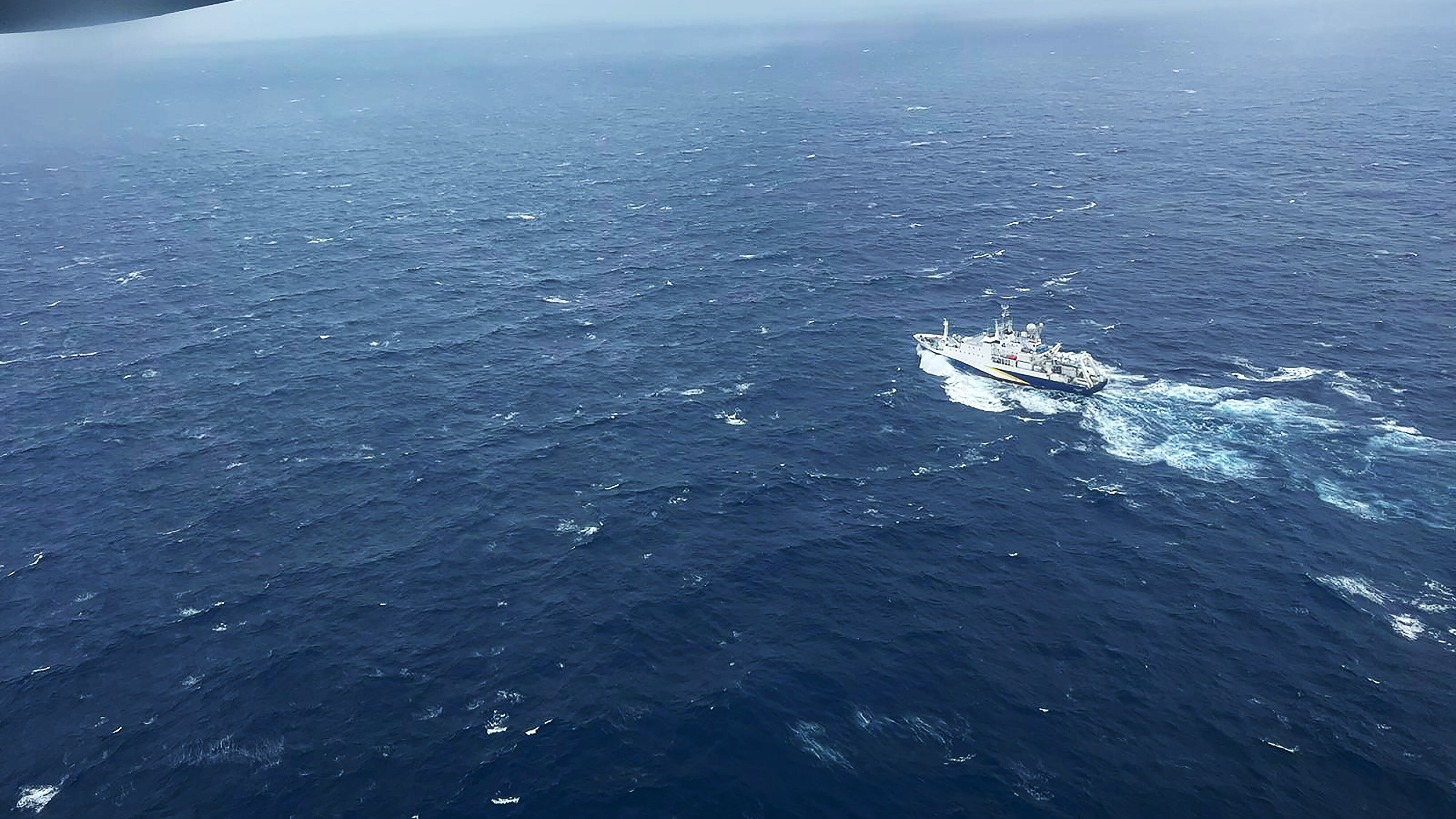 La Guardia Costera de EE. UU. buscando el sumergible desaparecido con los turistas que visitan el Titanic