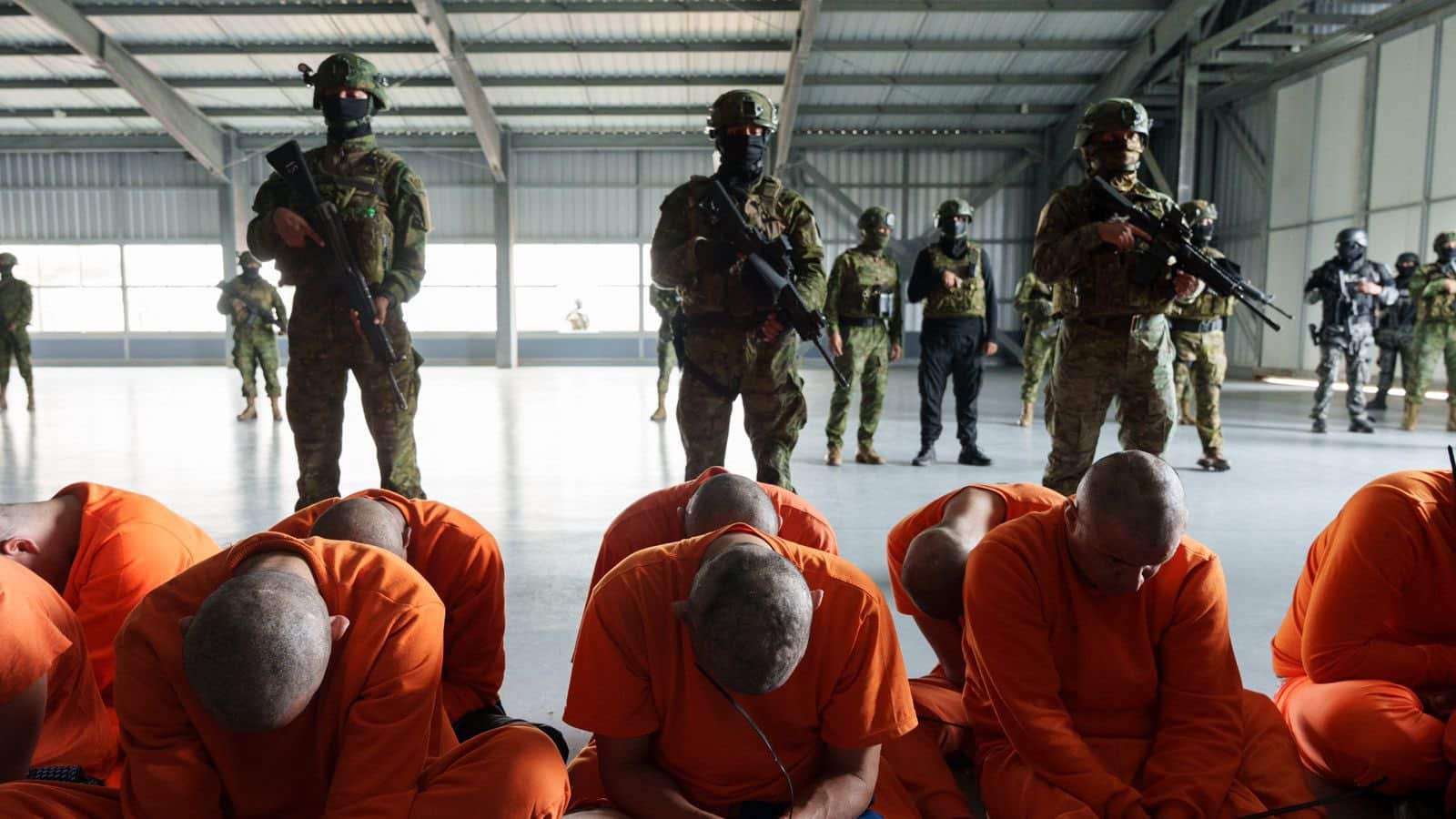 Primeros presos en la cárcel del Encuentro