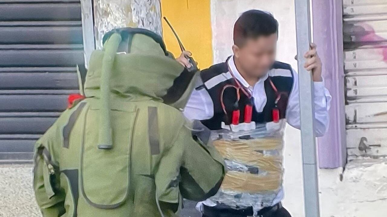 Hombre con posible explosivo en Guayaquil