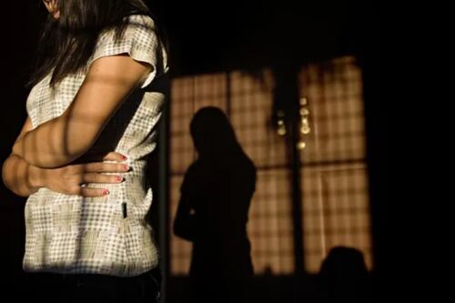 Condenan a mujer por explotación sexual de dos menores: las llevó para Quito bajo engaños