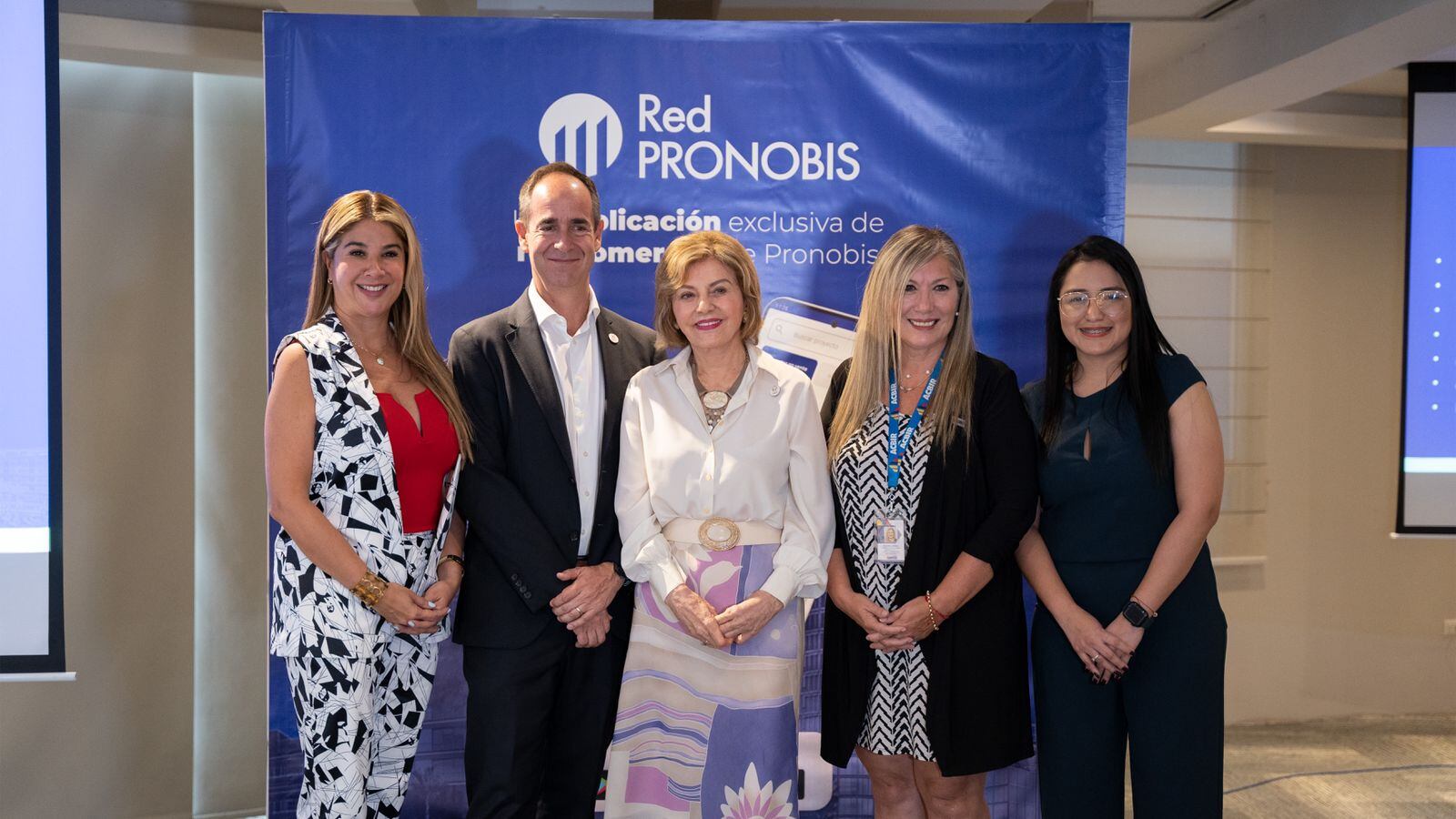 La principal de Pronobis, Isabel Noboa, asistió a la pressentación de la APP Red Pronobis.