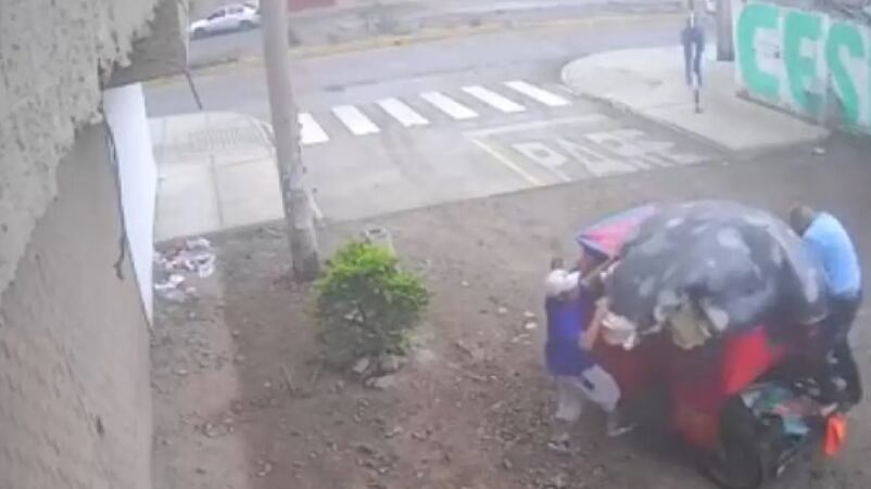 El cuerpo de la mujer fue halllado al interior de un colchón