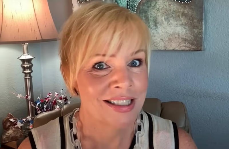 Exenfermera de hospicio comparte la “cosa más extraña” que hizo un paciente justo antes de morir