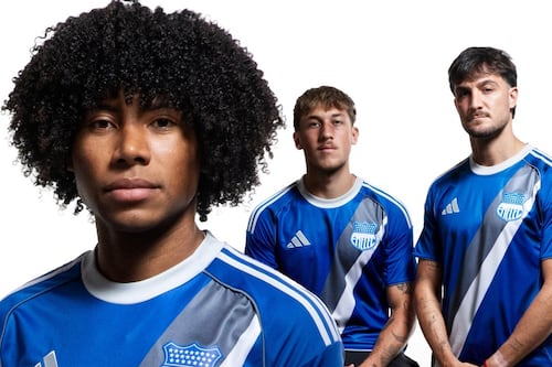 Se revela la camiseta 2026 del Club Sport Emelec con un guiño a la histórica banda ploma