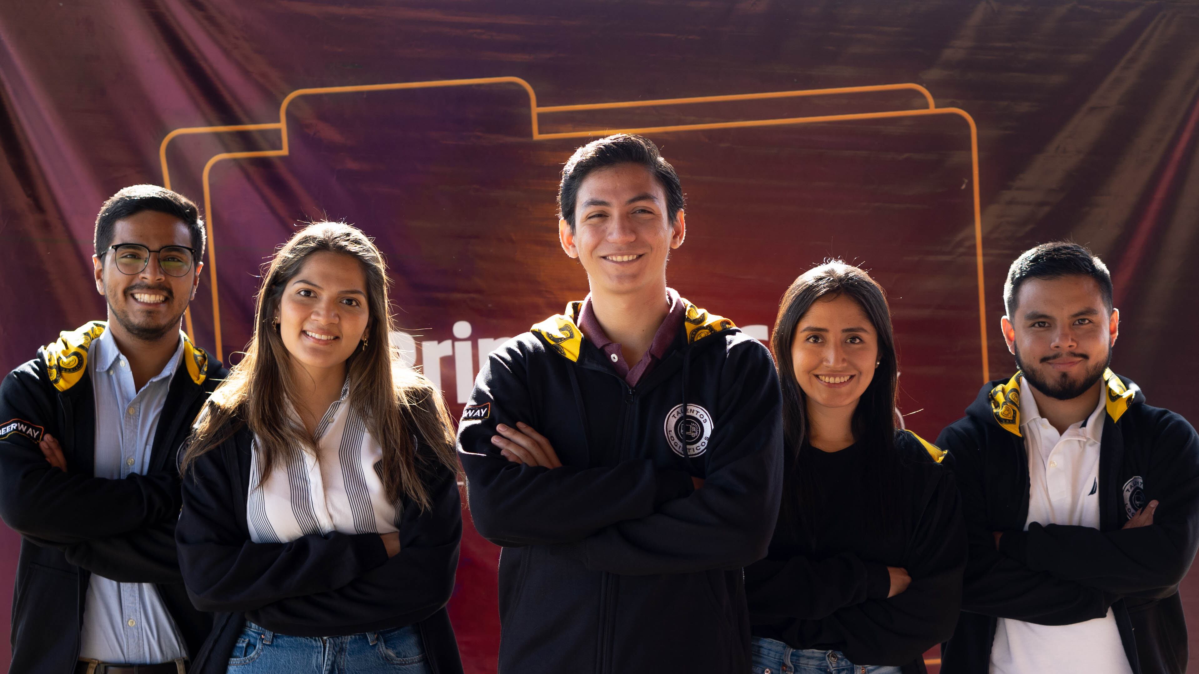 Jóvenes seleccionados para el Programa de Talentos Logísticos.