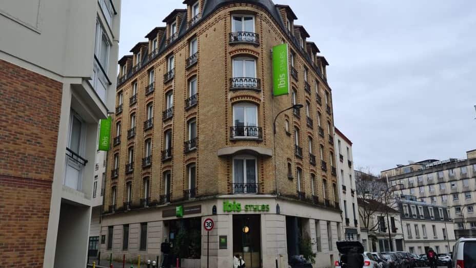 Recién nacido murió tras ser lanzado desde la ventana de un hotel en Francia