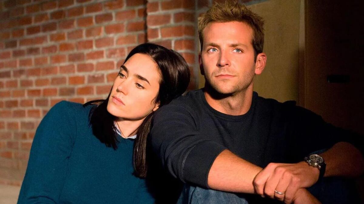 Escena de 'Simplemente no te quiere' con Jennifer Connelly y Bradley Cooper