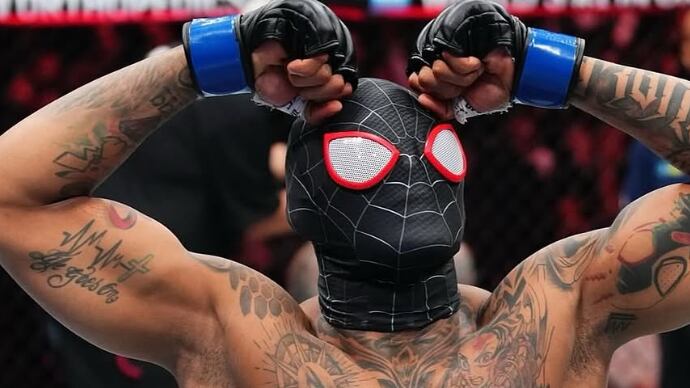 Michael Morales visita a La Tri.