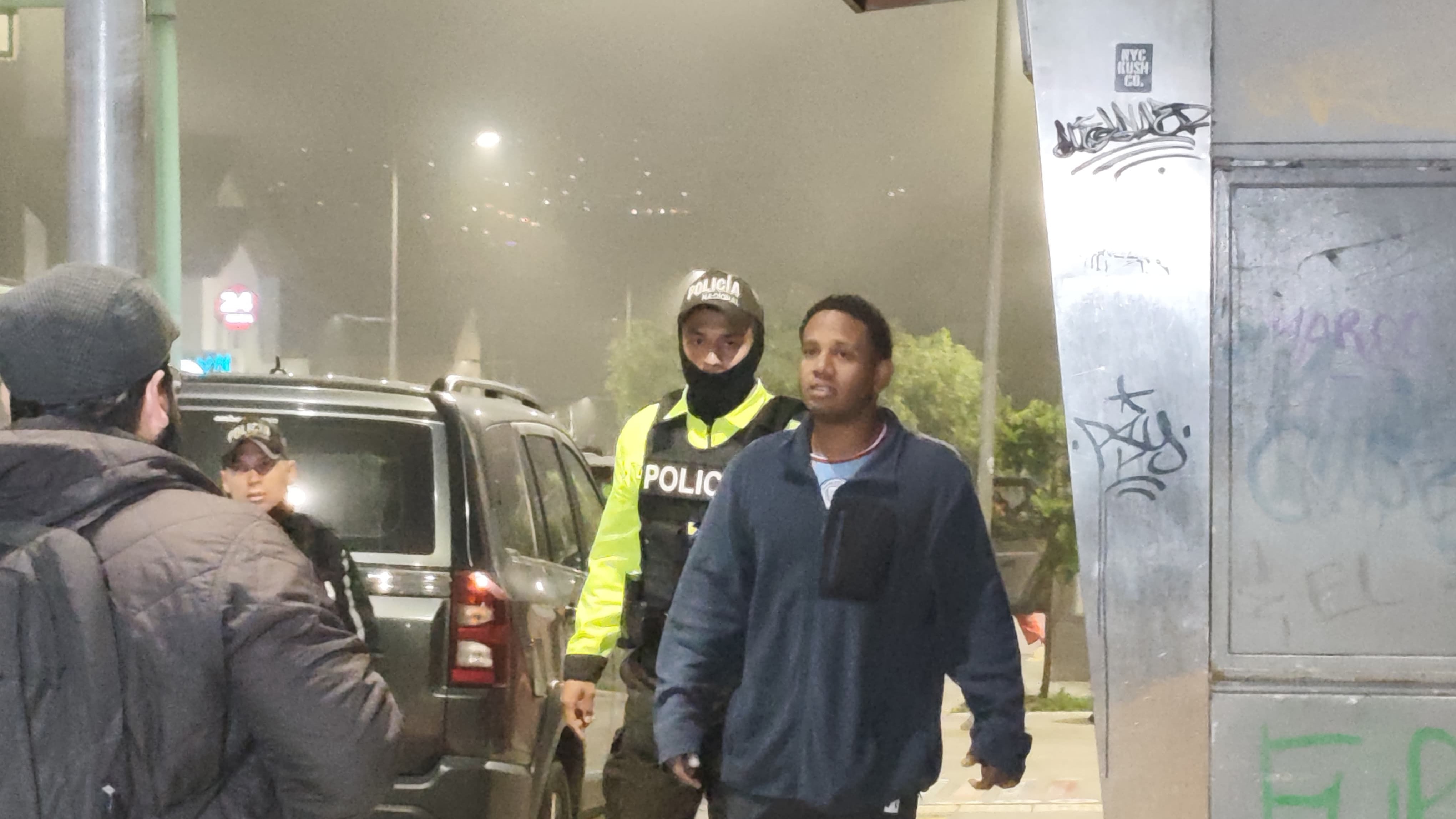 POLICIA TOQUE DE QUEDA EN PICHINCHA