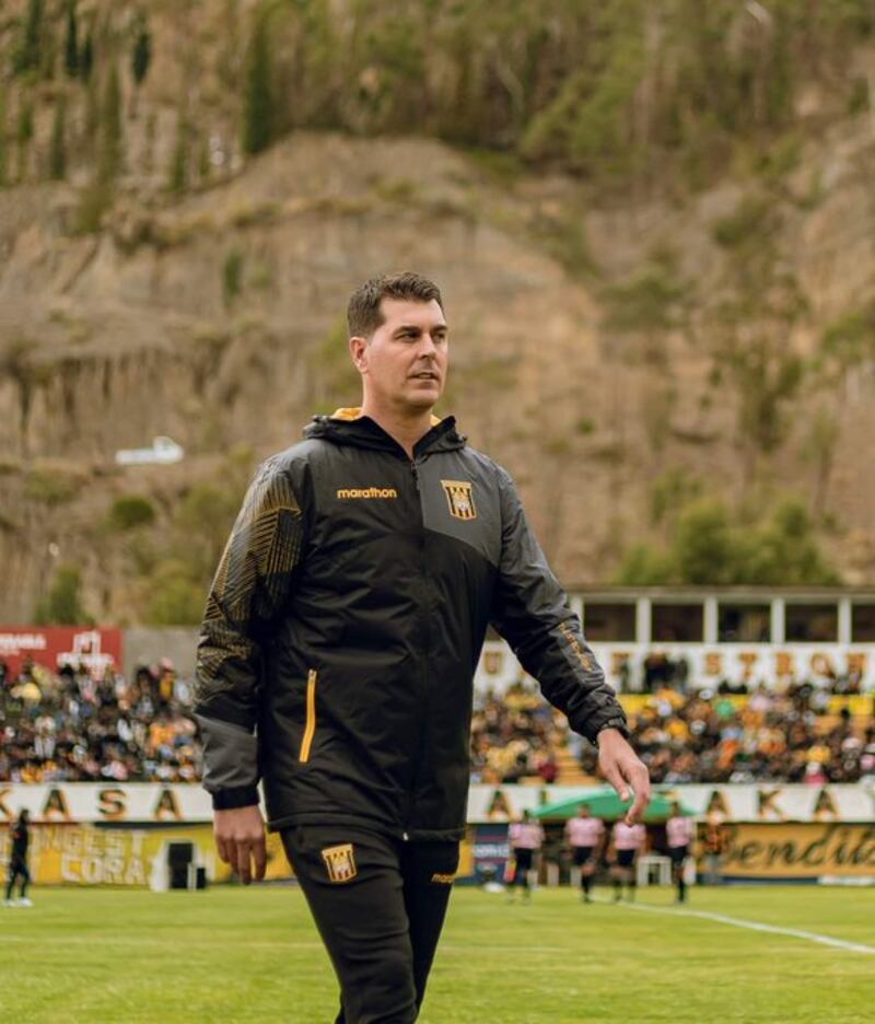 Ismael Rescalvo, tras su salida de Emelec triunfa en Bolivia