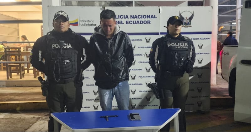 Quito: tenía orden de captura y quiso robar un carro, pero el GPS lo delató y terminó detenido