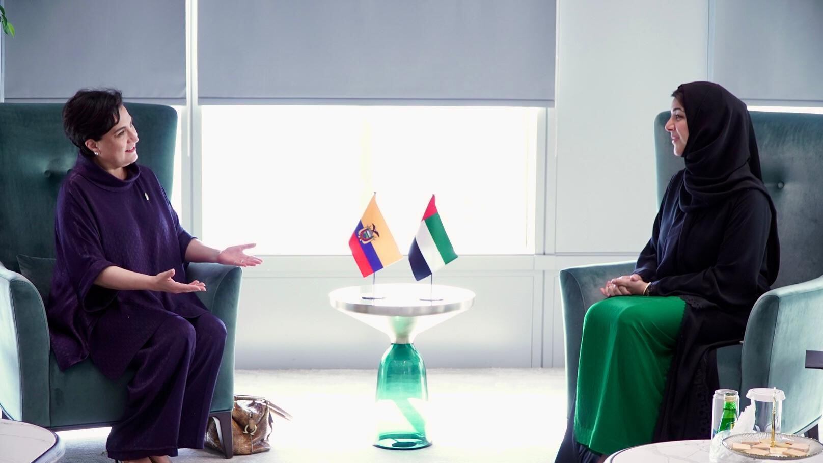 Ecuador y Emiratos Árabes Unidos firman dos acuerdos y estrechan relaciones