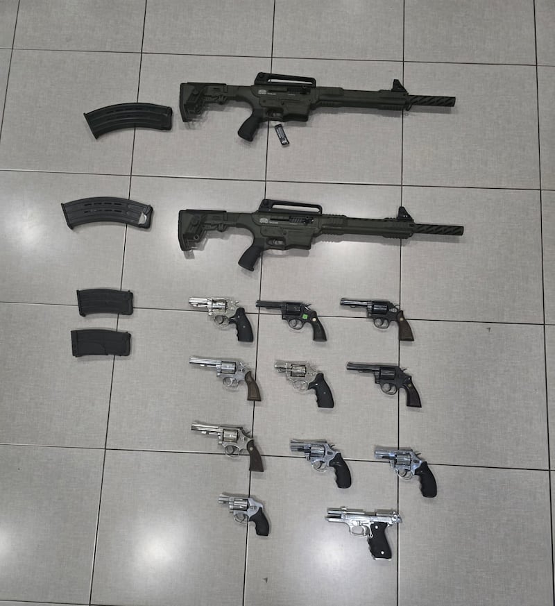 Intervienen empresa de seguridad privada y decomisan armas de dudosa procedencia en Guayaquil. Foto: Policía Nacional