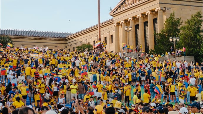 Miles de ecuatorianos juntos apoyando a la Tricolor en el banderazo unas horas antes del debut mundialista.