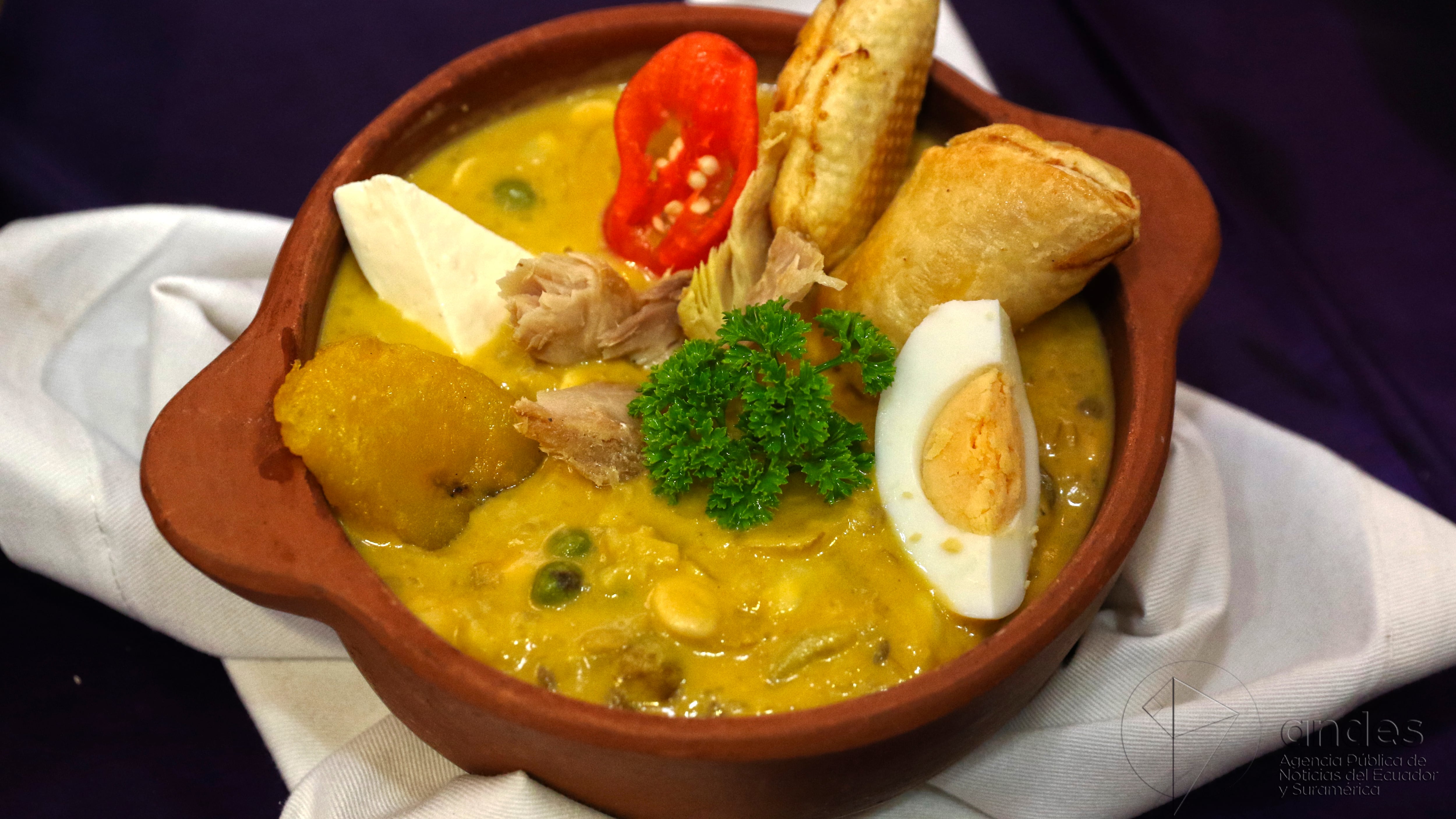 El plato tradicional combina ingredientes, historia y simbolismo religioso durante el feriado