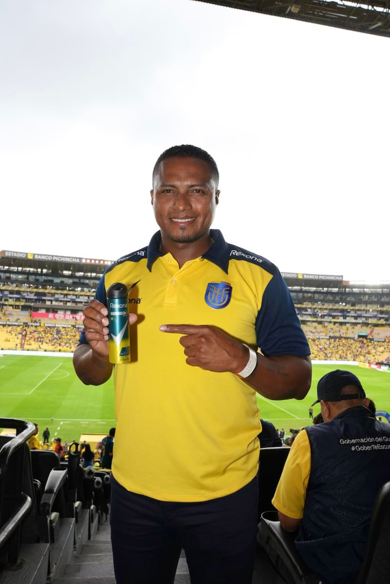 Antonio Valencia, quien volvió a vestir la camiseta tricolor como embajador de la marca