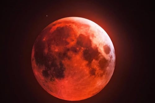Los signos que recibirán más abundancia después del Eclipse de Luna