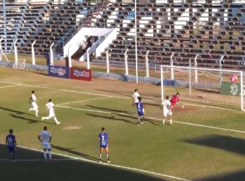 Jugador brasileño se lesiona al celebrar como Cristiano Ronaldo tras anotar gol
