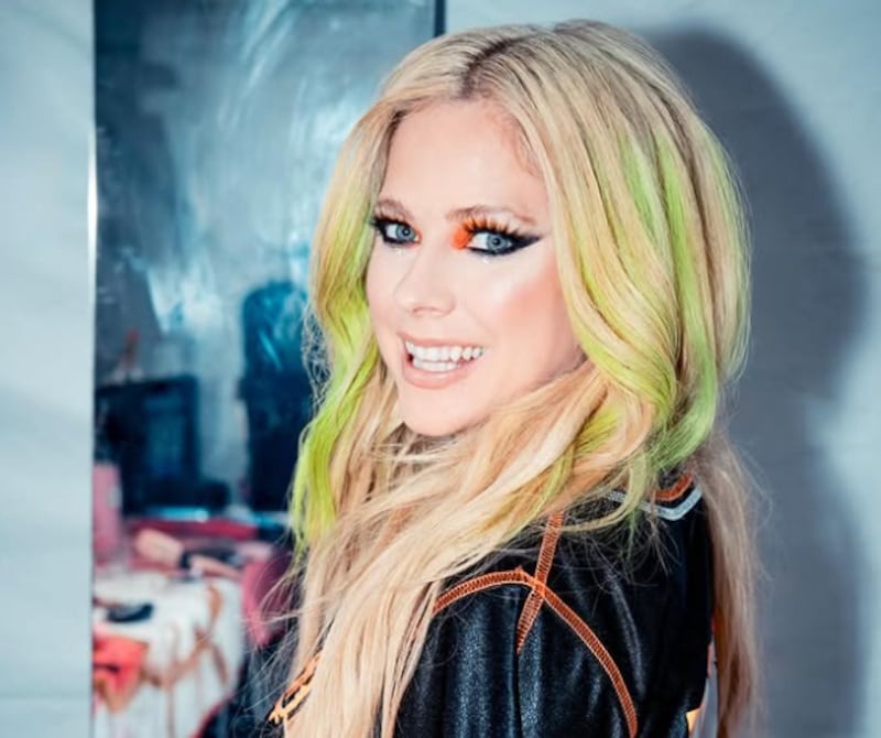 Así se ve ahora Avril Lavigne