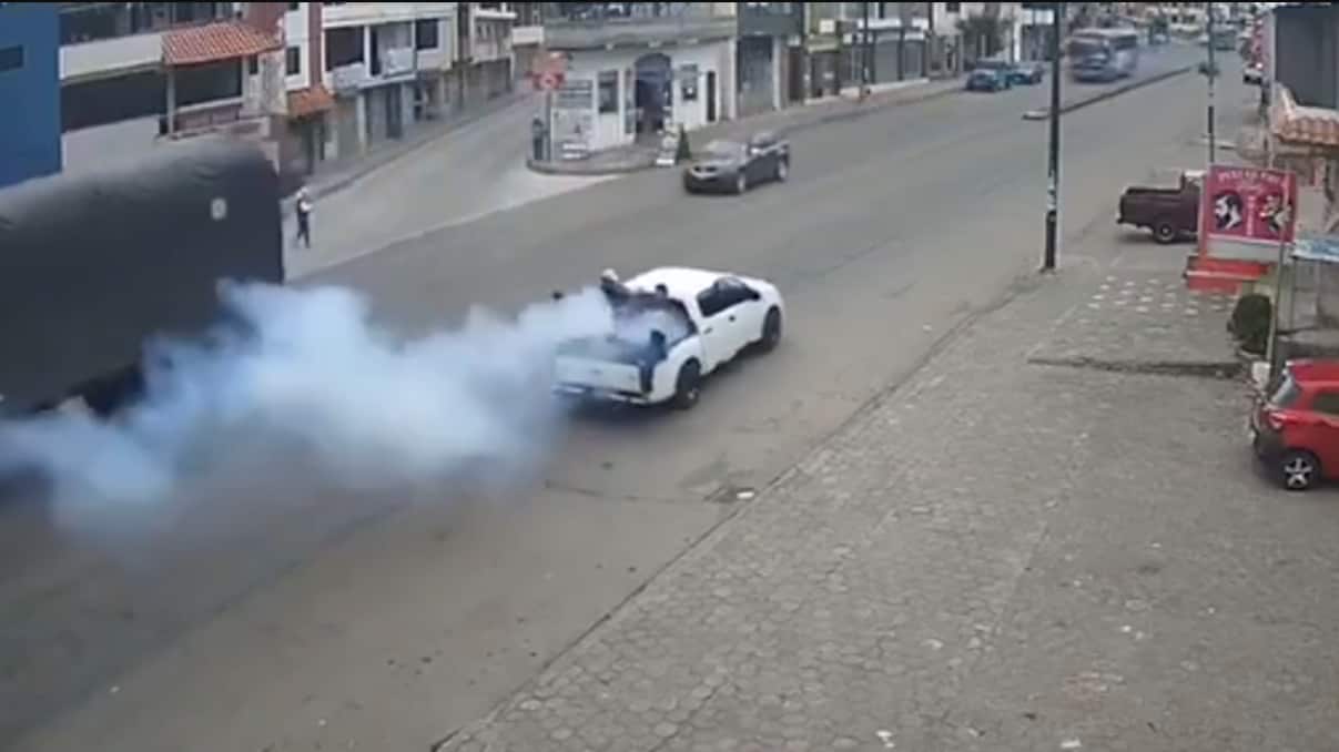 Explosión en camioneta