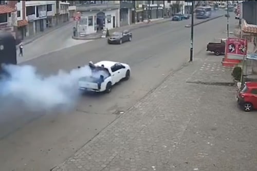 Pelileo: Cuatro hombres resultan heridos por manipular explosivos en el balde de una camioneta