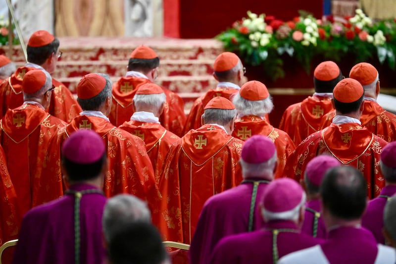 La sanción que enfrentarán los cardenales y personal que no cumplan con las reglas del cónclave.