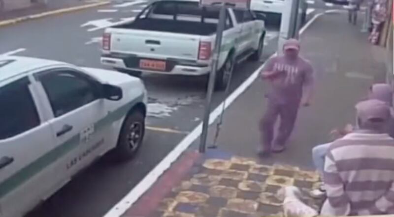 Hombre golpeó a perro en Esmeraldas