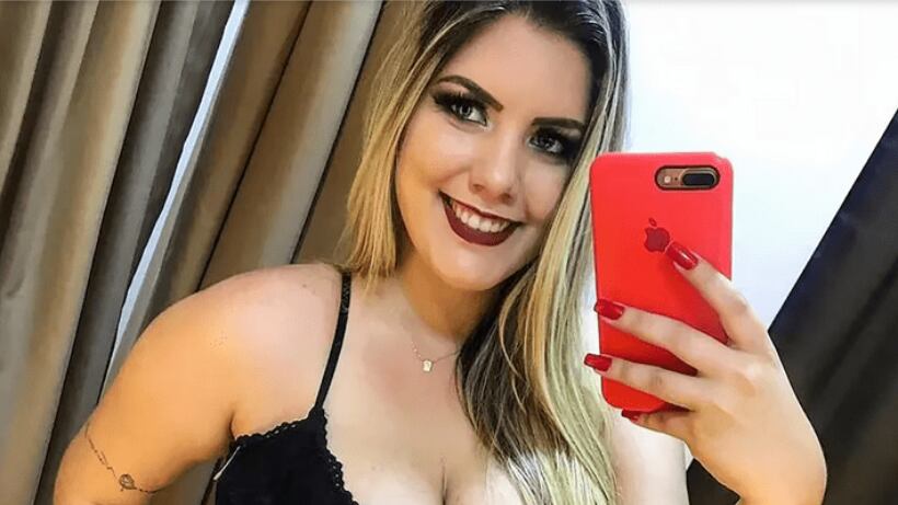 Una mujer de 24 años murió luego de someterse a seis cirugías estéticas en 8 horas