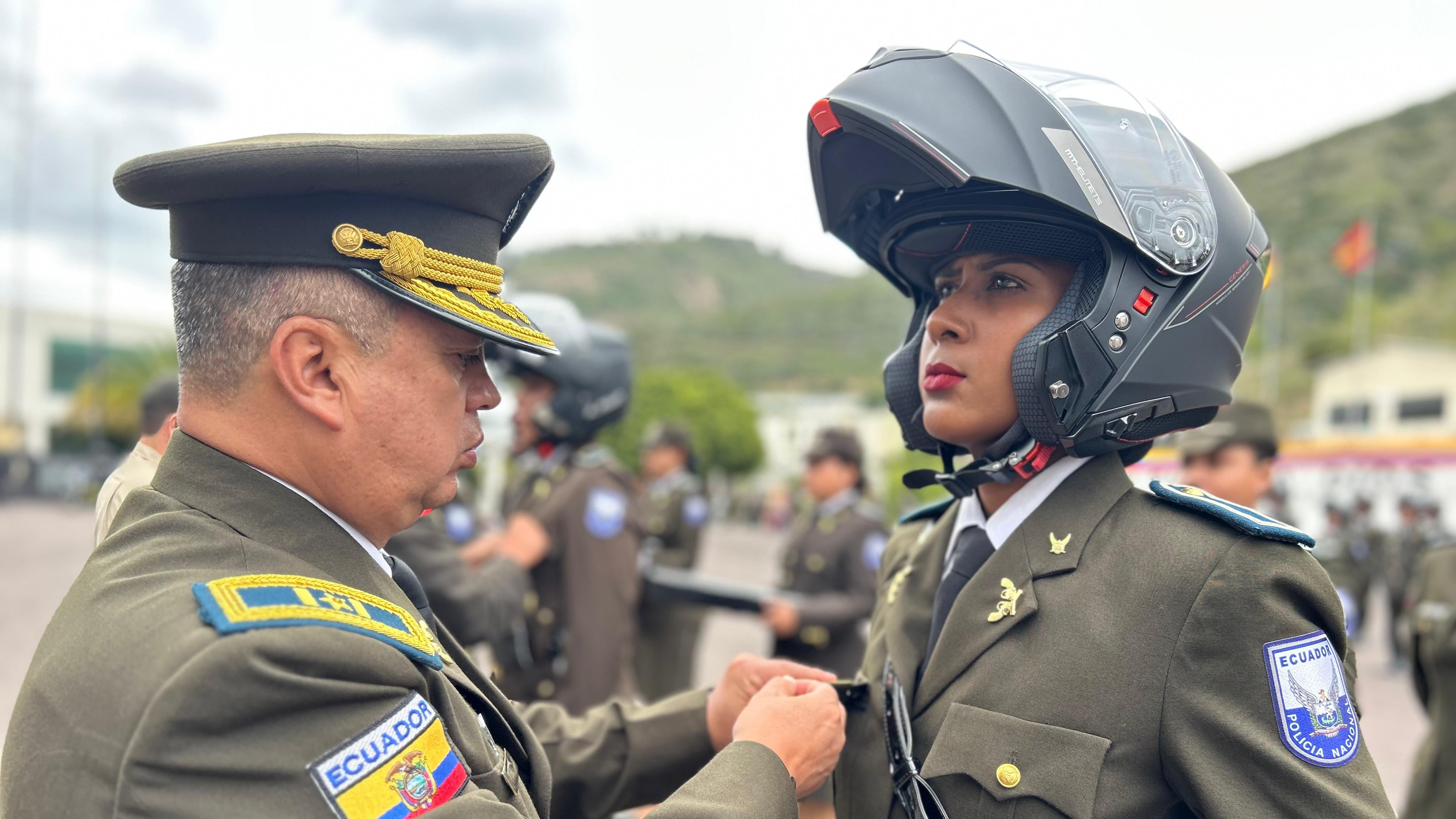 70 policías culminan curso de tácticas motorizadas en Quito y reforzarán patrullaje