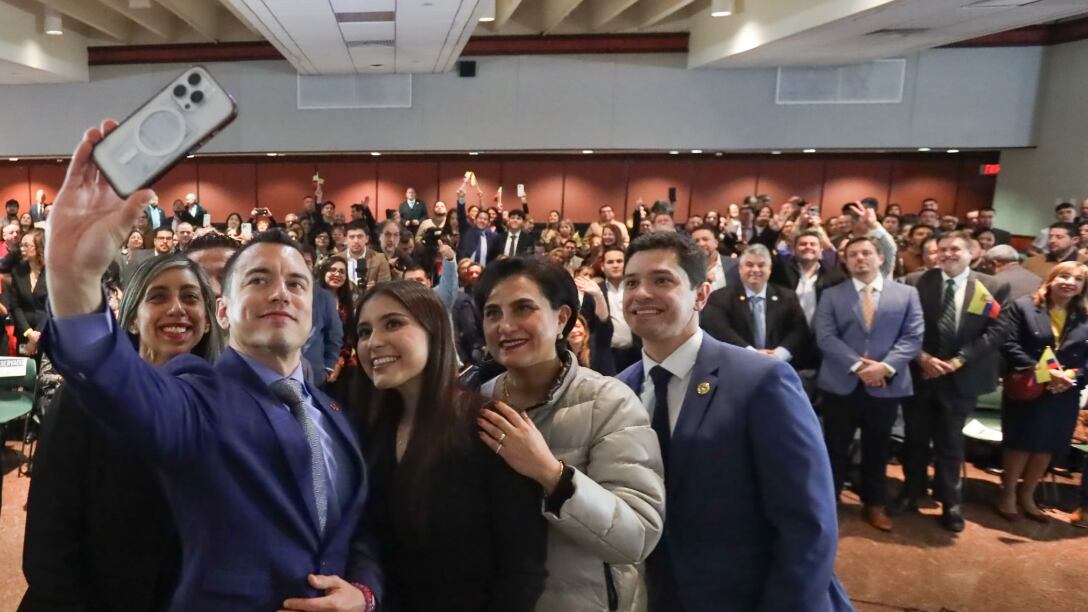 Encuentro de migrantes ecuatorianos con el presidente Daniel Noboa en Estados Unidos